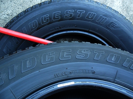 ยาง17กระบะสูง บริดสโตน 255-65-17ลงพื้นปี15 ดอกหนา1เซ็น