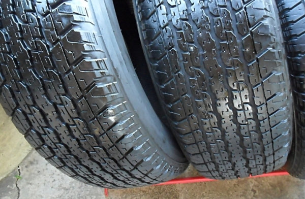 ยาง17กระบะสูง บริดสโตน 255-65-17ลงพื้นปี15 ดอกหนา1เซ็น