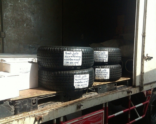 ยาง17กระบะสูง บริดสโตน 255-65-17ลงพื้นปี15 ดอกหนา1เซ็น