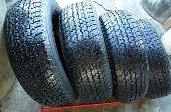 ยาง17กระบะสูง บริดสโตน 255-65-17ลงพื้นปี15 ดอกหนา1เซ็น