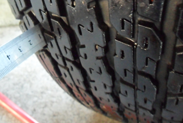 ยาง17กระบะสูง บริดสโตน 255-65-17ลงพื้นปี15 ดอกหนา1เซ็น