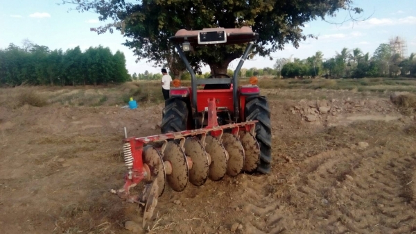 รถไถ 47 แรง ปี 56 / 500 ช.ม อุปกร 2 ชิ้น พร้อมลุยงาน ราคาเบา ฯ 367000 ทะเบียนพร้อม สอบ ถามทีเบอร์ วันทูคอล 098 668-3479 dtac 094 283-9369 สิทธิ์ คับ รถไถ 47 แรง ปี 56 / 500 ช.ม อุปกร 2 ชิ้น พร้อมลุยงาน ราคาเบา ฯ 367000 ทะเบียนพร้อม สอบ ถามทีเบอร์ วันทูคอล 098 668-3479 dtac 094 283-9369 สิทธิ์ คับ