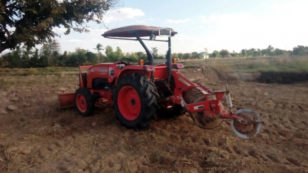 รถไถ 47 แรง ปี 56 / 500 ช.ม อุปกร 2 ชิ้น พร้อมลุยงาน ราคาเบา ฯ 367000 ทะเบียนพร้อม สอบ ถามทีเบอร์ วันทูคอล 098 668-3479 dtac 094 283-9369 สิทธิ์ คับ รถไถ 47 แรง ปี 56 / 500 ช.ม อุปกร 2 ชิ้น พร้อมลุยงาน ราคาเบา ฯ 367000 ทะเบียนพร้อม สอบ ถามทีเบอร์ วันทูคอล 098 668-3479 dtac 094 283-9369 สิทธิ์ คับ