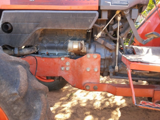 รถไถ 45 แรง DI ปึ 53 / ช.ม 2000 นิดฯ เครื่องแห้งดี พร้อมลุยงาน อุปกร 4 ชิ้น ผานหน้า + ผานหลัง + ผานยกล่องมัน + ผานขุดมัน ราคา เบาฯฯ 265000 บาท ดูรถ ที จ. ศรีสะเกษ วันทูคอล 098 6683479 dtac 094 2839369 สิทธิ์ คับ รถไถ 45 แรง DI ปึ 53 / ช.ม 2000 นิดฯ เครื่องแห้งดี พร้อมลุยงาน อุปกร 4 ชิ้น ผานหน้า + ผานหลัง + ผานยกล่องมัน + ผานขุดมัน ราคา เบาฯฯ 265000 บาท ดูรถ ที จ. ศรีสะเกษ วันทูคอล 098 6683479 dtac 094 2839369 สิทธิ์ คับ