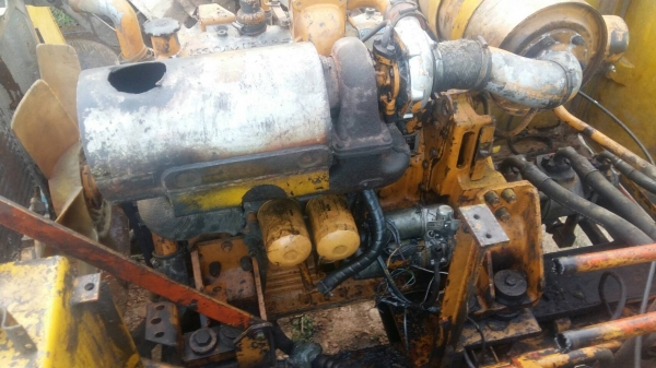 ขายเครื่องพร้อมปั้ม KOMATSU 4D105-3