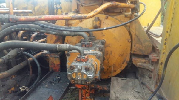 ขายเครื่องพร้อมปั้ม KOMATSU 4D105-3