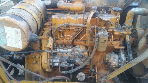 ขายเครื่องพร้อมปั้ม KOMATSU 4D105-3