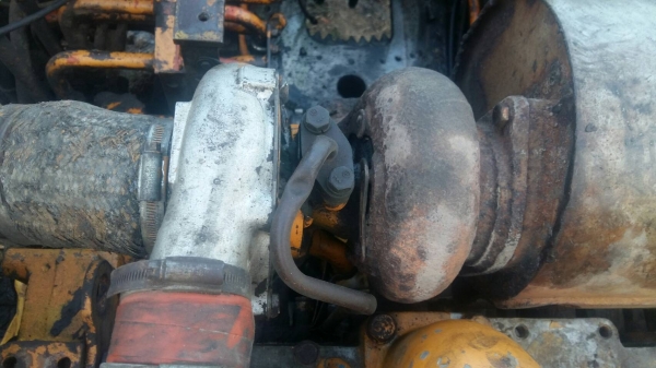 ขายเครื่องพร้อมปั้ม KOMATSU 4D105-3