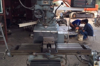 ขายเครื่องมิลลิ่ง M3 ของอังกฤษ มีฟีด ขึ้น ลง พร้อมจอลิเยียร์ซ้าย ขวา มีลูกคลอเร็ตให้ 7 ลูก และปากกา 6 นิ้ว เครื่องเงียบ สภาพสวยมาก ขายเครื่องมิลลิ่ง M3 ของอังกฤษ มีฟีด ขึ้น ลง พร้อมจอลิเยียร์ซ้าย ขวา มีลูกคลอเร็ตให้ 7 ลูก และปากกา 6 นิ้ว เครื่องเงียบ สภาพสวยมาก