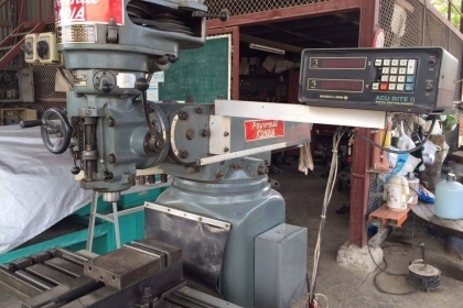 ขายเครื่องมิลลิ่ง M3 ของอังกฤษ มีฟีด ขึ้น ลง พร้อมจอลิเยียร์ซ้าย ขวา มีลูกคลอเร็ตให้ 7 ลูก และปากกา 6 นิ้ว เครื่องเงียบ สภาพสวยมาก ขายเครื่องมิลลิ่ง M3 ของอังกฤษ มีฟีด ขึ้น ลง พร้อมจอลิเยียร์ซ้าย ขวา มีลูกคลอเร็ตให้ 7 ลูก และปากกา 6 นิ้ว เครื่องเงียบ สภาพสวยมาก