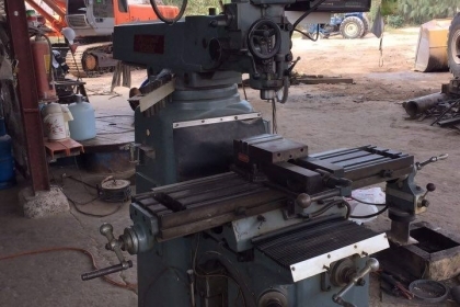 ขายเครื่องมิลลิ่ง M3 ของอังกฤษ มีฟีด ขึ้น ลง พร้อมจอลิเยียร์ซ้าย ขวา มีลูกคลอเร็ตให้ 7 ลูก และปากกา 6 นิ้ว เครื่องเงียบ สภาพสวยมาก ขายเครื่องมิลลิ่ง M3 ของอังกฤษ มีฟีด ขึ้น ลง พร้อมจอลิเยียร์ซ้าย ขวา มีลูกคลอเร็ตให้ 7 ลูก และปากกา 6 นิ้ว เครื่องเงียบ สภาพสวยมาก