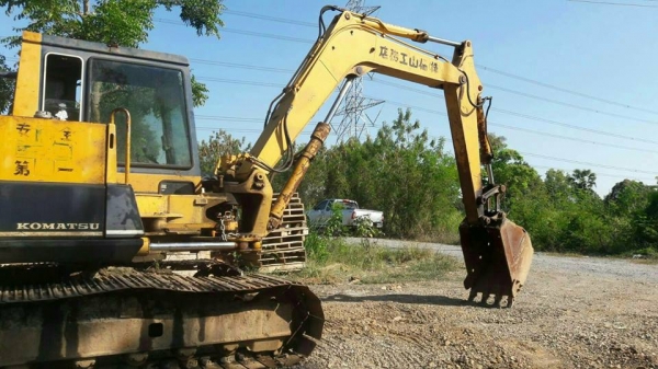 ขายรถขุดแบ็คโค KOMATSU PC60-5U บูมสไลด์ช่วงล่างเต็มเครื่องเดิม พร้อมทำงาน