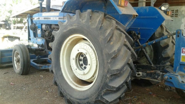 ขายรถไถฟรอด์ 6600รุ่นT6สภาพยางเต็มช่วงล่างดี เอกสารครบ อุปกรณ์ดันหน้า ผานหลัง7