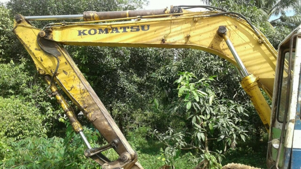 ขายรถแบคโฮ KOMATSU PC120-5 ระบบไฟเต็ม เอกสารเล่ม มีระบบหัวกระแทก ราคา 450000 ขายรถแบคโฮ KOMATSU PC120-5 ระบบไฟเต็ม เอกสารเล่ม มีระบบหัวกระแทก ราคา 450000