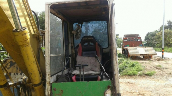 ขายรถแบคโฮ KOMATSU PC120-5 ระบบไฟเต็ม เอกสารเล่ม มีระบบหัวกระแทก ราคา 450000 ขายรถแบคโฮ KOMATSU PC120-5 ระบบไฟเต็ม เอกสารเล่ม มีระบบหัวกระแทก ราคา 450000