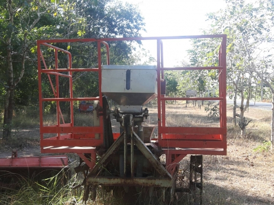 ขายตามสภาพเครื่องปลุกอ้อย2ร่อง ขายตามสภาพเครื่องปลุกอ้อย2ร่อง