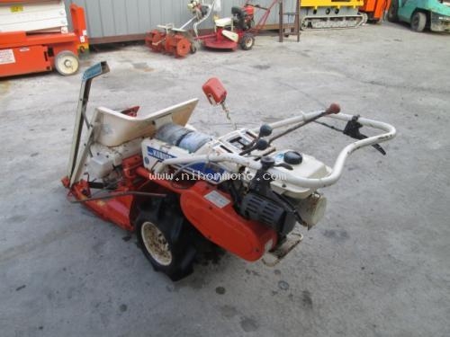 ราคาพิเศษ!! รถเกี่ยวข้าวเดินตาม KUBOTA  HF32 เพียง 12,000 บาท รหัสสินค้า : 80904399 www.nihonmono.com