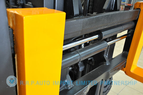 ขายรถโฟล์คลิฟท์มือสอง TOYOTA รุ่น 7FD40-16177 นำเข้าจากประเทศญี่ปุ่น 100\% ไม่เคยใช้งานในไทย