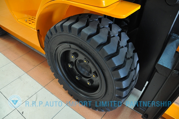 ขายรถโฟล์คลิฟท์มือสอง TOYOTA รุ่น 7FD40-16177 นำเข้าจากประเทศญี่ปุ่น 100\% ไม่เคยใช้งานในไทย