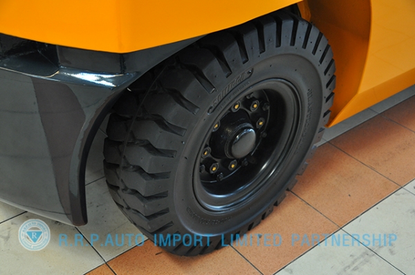 ขายรถโฟล์คลิฟท์มือสอง TOYOTA รุ่น 7FD40-16177 นำเข้าจากประเทศญี่ปุ่น 100\% ไม่เคยใช้งานในไทย