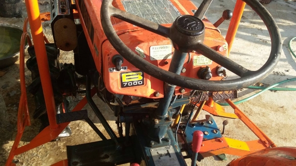 ขายB7000รถเชียงกงเข้าล่องอ้อย อุปกรณ์สามอย่าง ขายB7000รถเชียงกงเข้าล่องอ้อย อุปกรณ์สามอย่าง