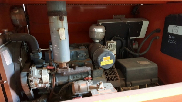 สปอร์ตไลท์เคลื่อนที่เก่านอก