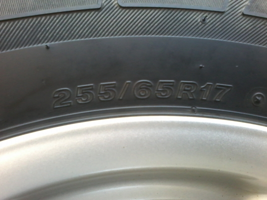 ขายล้อขอบ17พร้อมยางลด 8500