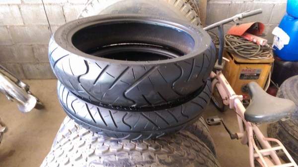 ยางมอเตอร์ไซค์ ขอบ 17 เรเดียล สภาพนางฟ้า แทบไม่ได้ใช้งาน