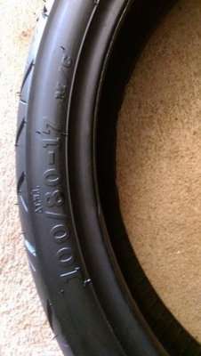 ยางมอเตอร์ไซค์ ขอบ 17 เรเดียล สภาพนางฟ้า แทบไม่ได้ใช้งาน