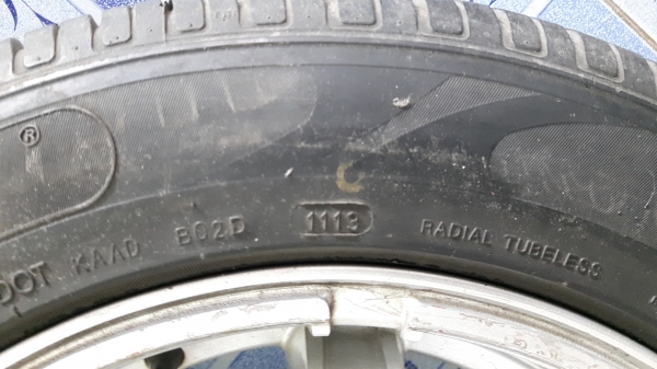 ล้อแม็กขอบ 15" พร้อม ยาง 4 วง ล้อแม็กขอบ 15" พร้อม ยาง 4 วง