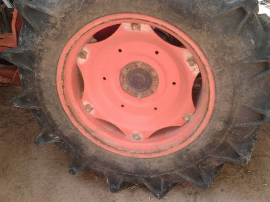 รถไถ 45  แรง ปึ 52   เครื่องแห้งดี  พร้อมลุยงาน อุปกร  2 ชิ้น  ราคา  เบาฯฯ  225000 บาท    ดูรถ   วันทูคอล 098 668-3479 dtac 094 283-9369 สิทธิ์ คับ