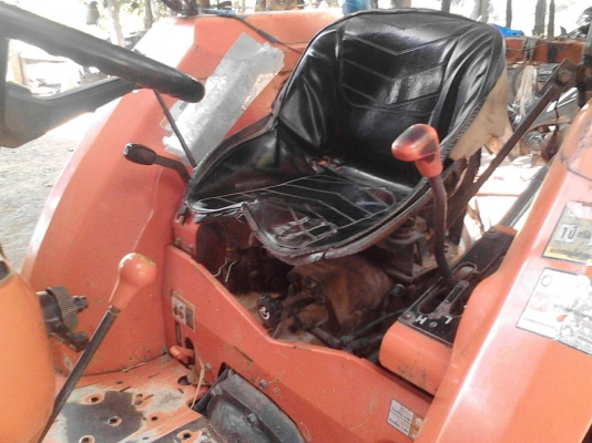 รถไถ 45  แรง ปึ 52   เครื่องแห้งดี  พร้อมลุยงาน อุปกร  2 ชิ้น  ราคา  เบาฯฯ  225000 บาท    ดูรถ   วันทูคอล 098 668-3479 dtac 094 283-9369 สิทธิ์ คับ