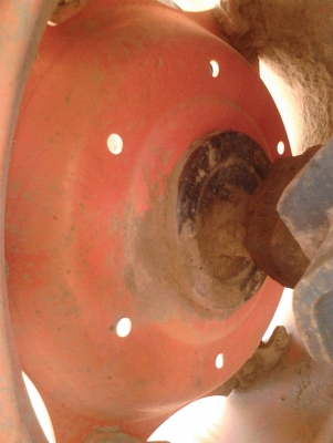 รถไถ 45  แรง ปึ 52   เครื่องแห้งดี  พร้อมลุยงาน อุปกร  2 ชิ้น  ราคา  เบาฯฯ  225000 บาท    ดูรถ   วันทูคอล 098 668-3479 dtac 094 283-9369 สิทธิ์ คับ