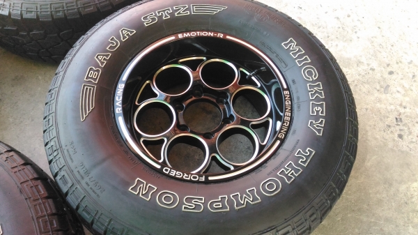 ขายล้อ weld พร้อมยาง mickey 265/75/16 ปี 14 สวยๆครับ ขายล้อ weld พร้อมยาง mickey 265/75/16 ปี 14 สวยๆครับ