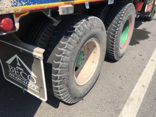 10 ล้อ 2 เพลา HINO MEGA 260 แรง ปี 47 ไมล์ 200,000 กม .กระบะเหล็กไม่ดั้ม มีระบบลากพ่วง ราคา 1.28 ล้าน ต่อรอง