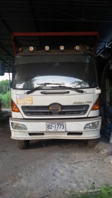 10 ล้อ 2 เพลา HINO MEGA 260 แรง ปี 47 ไมล์ 200,000 กม .กระบะเหล็กไม่ดั้ม มีระบบลากพ่วง ราคา 1.28 ล้าน ต่อรอง
