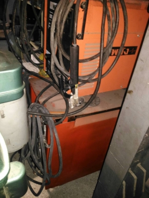 ขายครับ ตู้เชื่อมไฟฟ้า 2ตู้ พลัง200/300 สวยมากๆ ขายครับ ตู้เชื่อมไฟฟ้า 2ตู้ พลัง200/300 สวยมากๆ