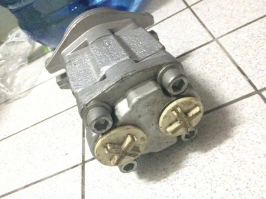 ขายปั้มไฮโดรลิครถเครน 3 ตัน 3500 โทร 0920976322