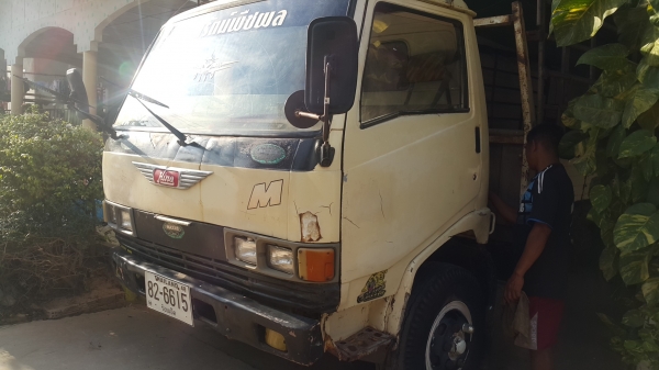 ขาย บรรนทุก KM779 5.5 เมตร ขาย บรรนทุก KM779 5.5 เมตร