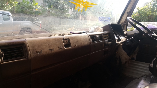 ขาย บรรนทุก KM779 5.5 เมตร ขาย บรรนทุก KM779 5.5 เมตร