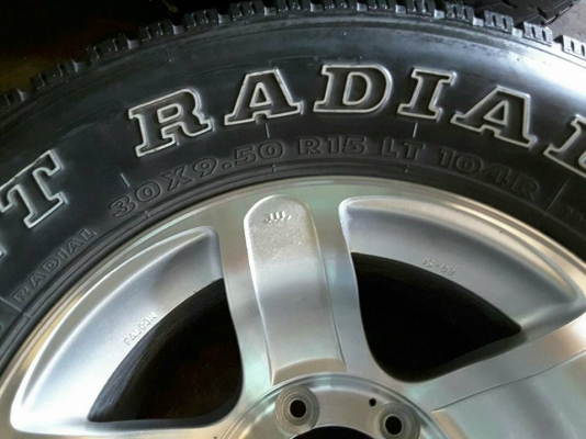 Max + ยาง 31/10.5/15 ปี13 สภาพสวยๆ 1ชุด