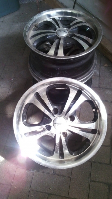 แม็กซ์ 15 มี 3 วง 4 รู 114 ครับ แม็กซ์ 15 มี 3 วง 4 รู 114 ครับ