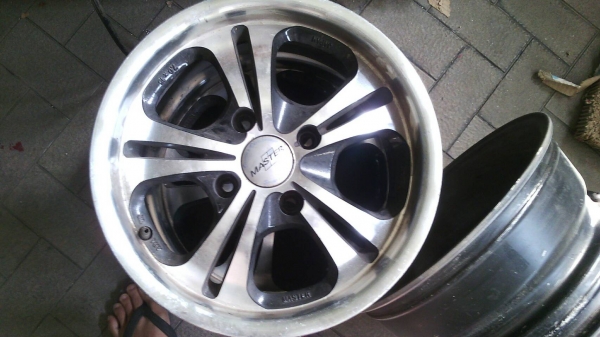 แม็กซ์ 15 มี 3 วง 4 รู 114 ครับ