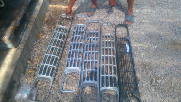 ขายถูก ะจังหน้ามาสด้า เล้ก 6อัน.  ช้างเหยีบ1มาสด้า1600   1อันขายเหมา3000