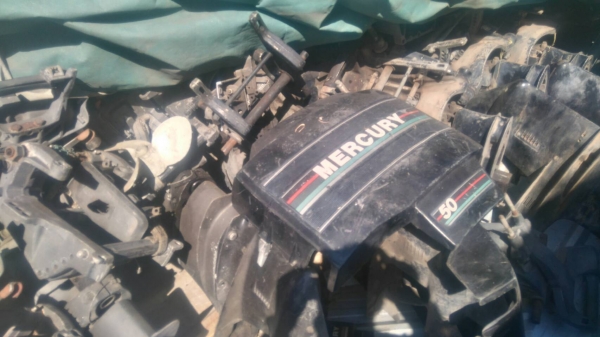 ขายด่วน เครืองเรือเมอรคิวลี่ อุปกรน์ ไม่ครบ6สูบ 4สูบ 3สูบมี8ตัว. ขายเหมา320000 ขายด่วน เครืองเรือเมอรคิวลี่ อุปกรน์ ไม่ครบ6สูบ 4สูบ 3สูบมี8ตัว. ขายเหมา320000