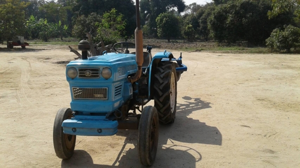 จัดส่งพี่ จ.ชลบุรี ขายรถไถHINOMOTO E250 26แรงพร้อมผาน5LCSสวยเดิมพร้อมใช้งาน จัดส่งพี่ จ.ชลบุรี ขายรถไถHINOMOTO E250 26แรงพร้อมผาน5LCSสวยเดิมพร้อมใช้งาน