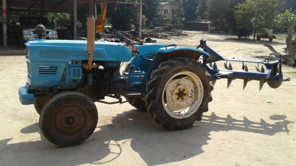 จัดส่งพี่ จ.ชลบุรี ขายรถไถHINOMOTO E250 26แรงพร้อมผาน5LCSสวยเดิมพร้อมใช้งาน