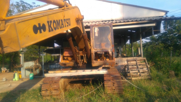 ขายด่วน แบ้คโคร200รุ่น3คอนโทรสั้นเครืองhino. 6c เทอโบ พร้อมใช้งาน370000