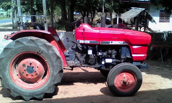 ขายรถไถนั่งขับคูโบต้าL2601พร้อมผาน4และถังปั๊มสามสูบไว้ฉีดยา ขายรถไถนั่งขับคูโบต้าL2601พร้อมผาน4และถังปั๊มสามสูบไว้ฉีดยา