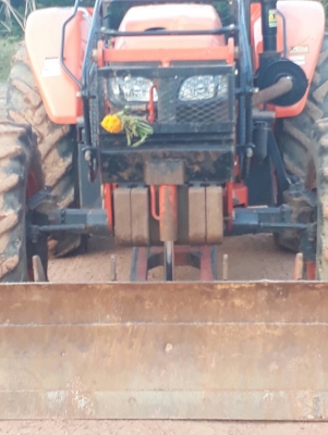 รถไถ KUBOTA M - 1008S , ( รถทำงาน 4,XXX ชม. ) สนใจติดต่อ 081 - 6079515 รถไถ KUBOTA M - 1008S , ( รถทำงาน 4,XXX ชม. ) สนใจติดต่อ 081 - 6079515